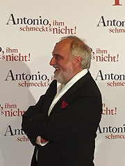 Filmpremiere von "Antonio, ihm schmeckt's nicht": Alessandro Bressanello spielt in der Fortsetzung des Schwiegerpapa Antonio (©Foto. Martib Schmitz)